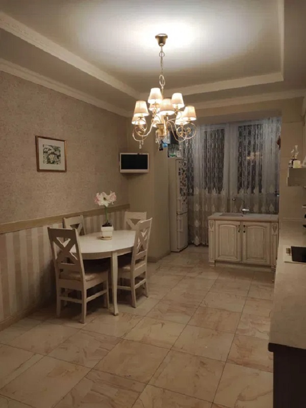 Продажа 5-комнатной квартиры 210 м², Солнечная ул.