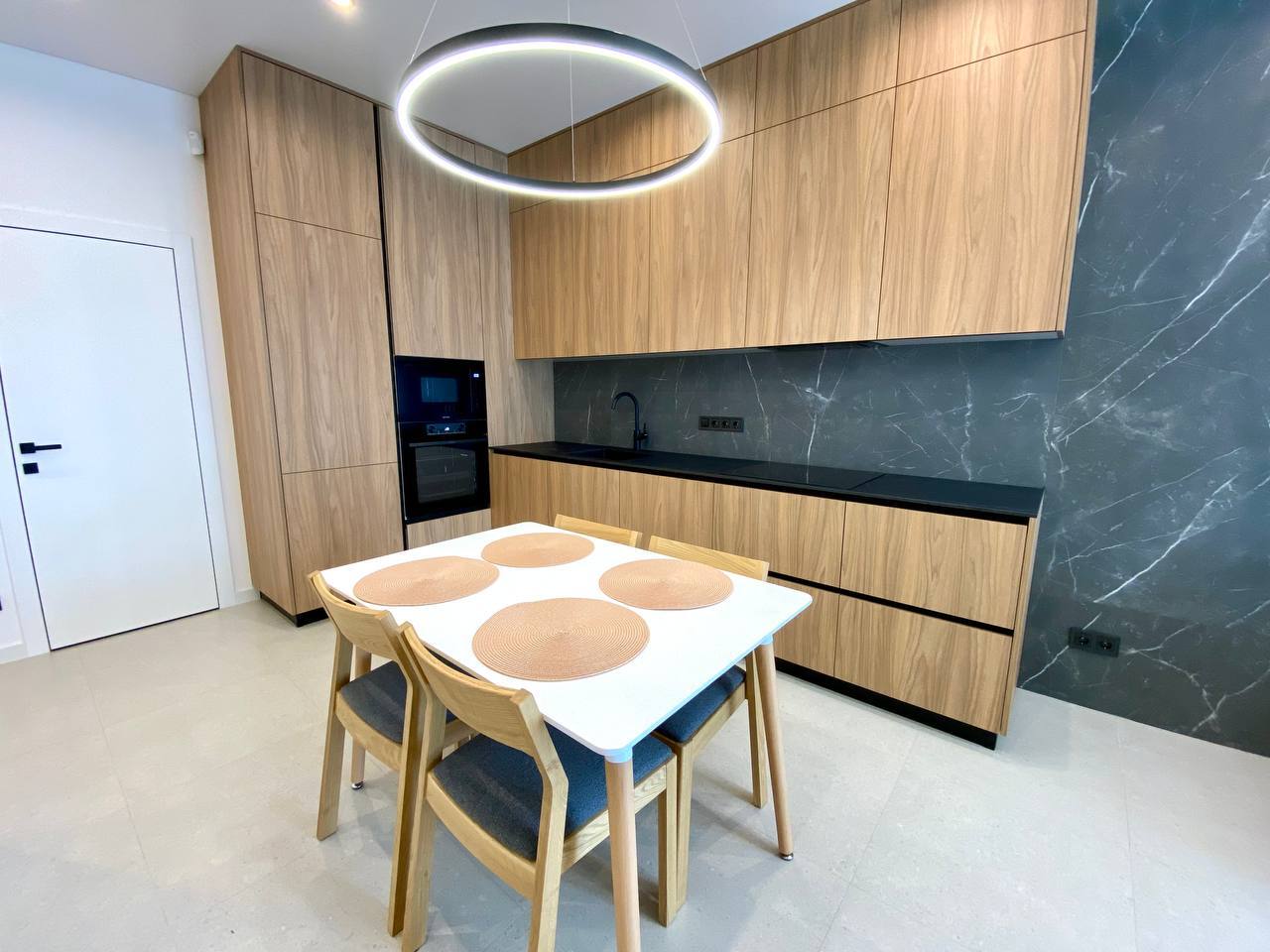 Продаж 2-кімнатної квартири 56 м², Зоряний бул.