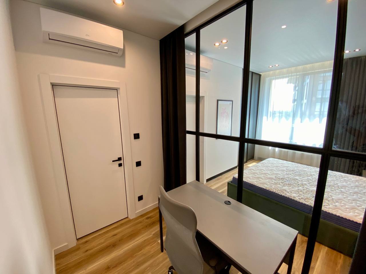 Продаж 2-кімнатної квартири 56 м², Зоряний бул.