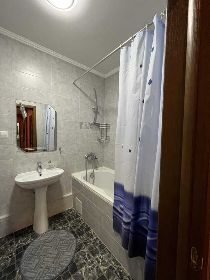 Аренда 1-комнатной квартиры 50 м², Академика Глушкова просп., 9Г