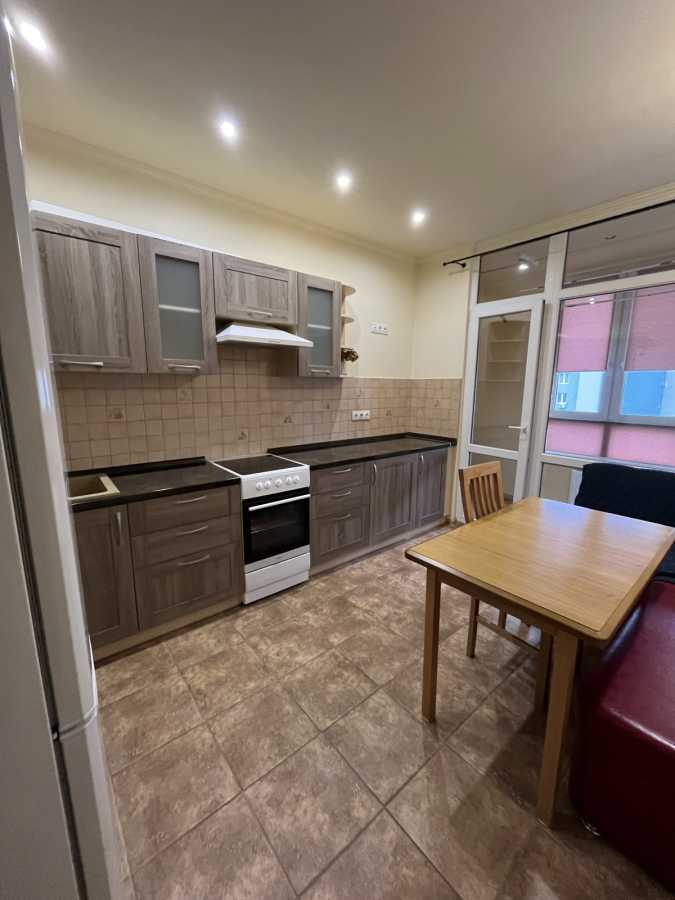 Аренда 1-комнатной квартиры 50 м², Академика Глушкова просп., 9Г