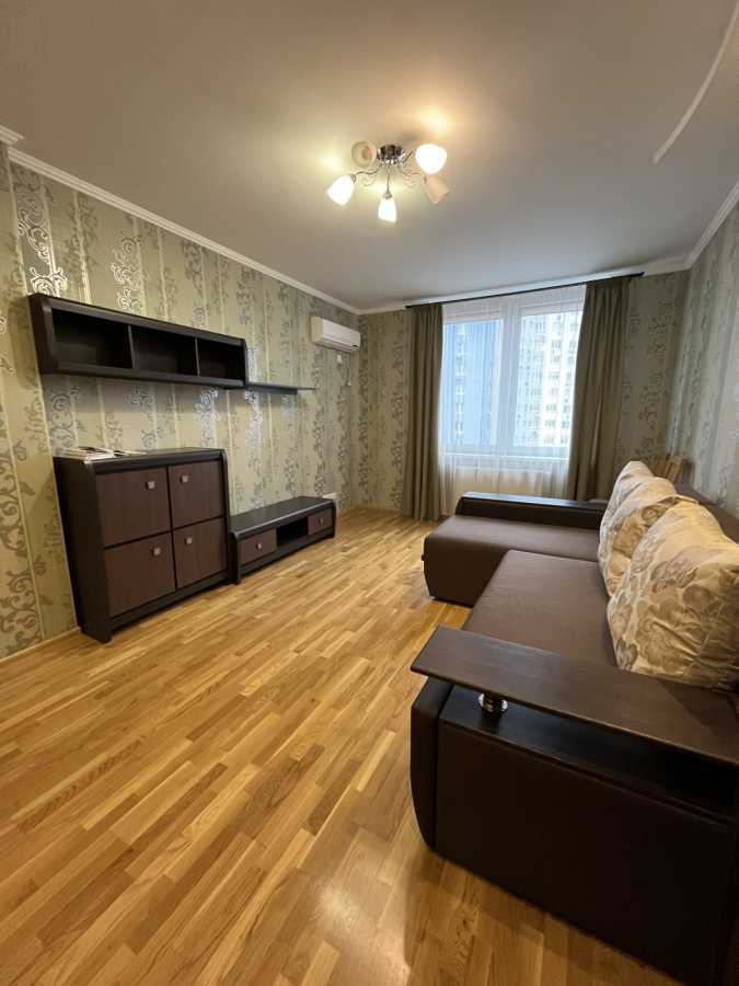 Аренда 1-комнатной квартиры 50 м², Академика Глушкова просп., 9Г