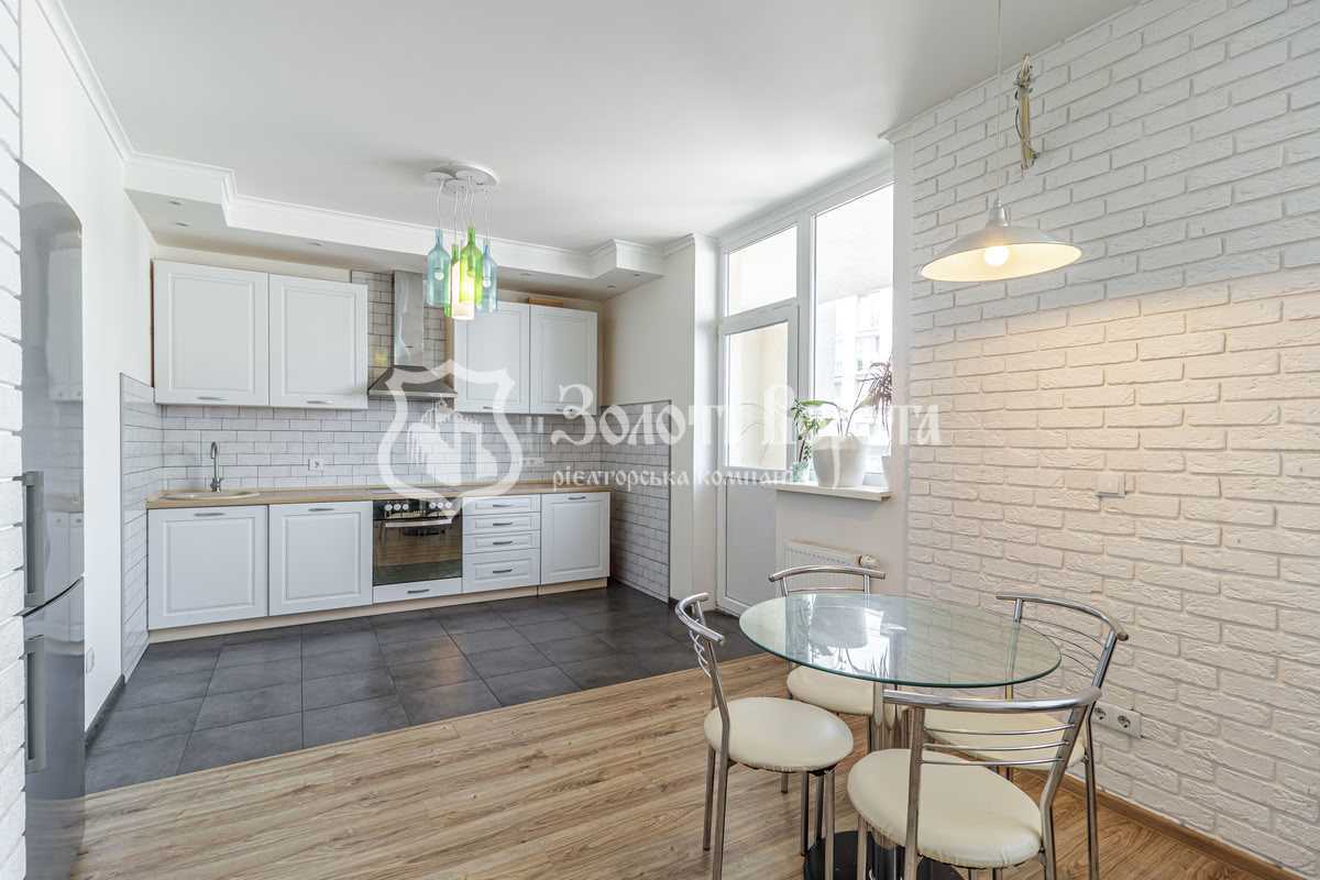 Продажа 3-комнатной квартиры 100 м², Елены Пчилки ул., 8