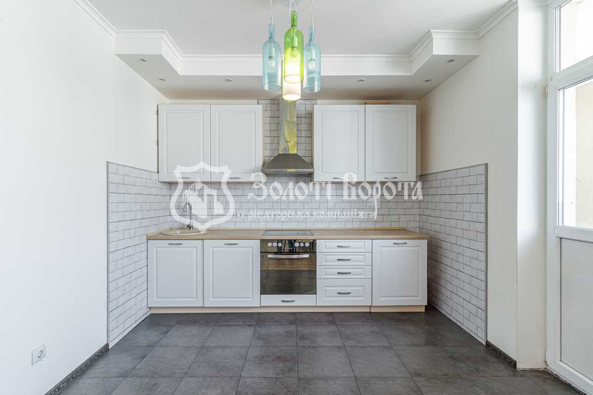 Продажа 3-комнатной квартиры 100 м², Елены Пчилки ул., 8