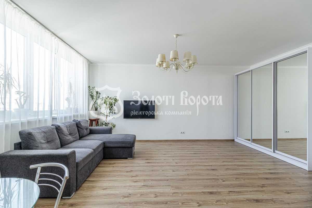Продажа 3-комнатной квартиры 100 м², Елены Пчилки ул., 8