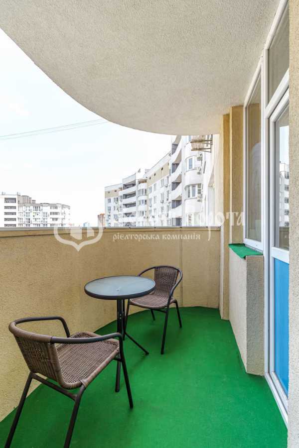 Продажа 3-комнатной квартиры 100 м², Елены Пчилки ул., 8