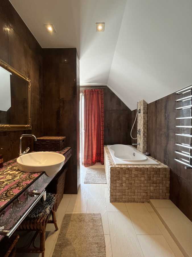 Оренда будинку 200 м², Прорізна, 18