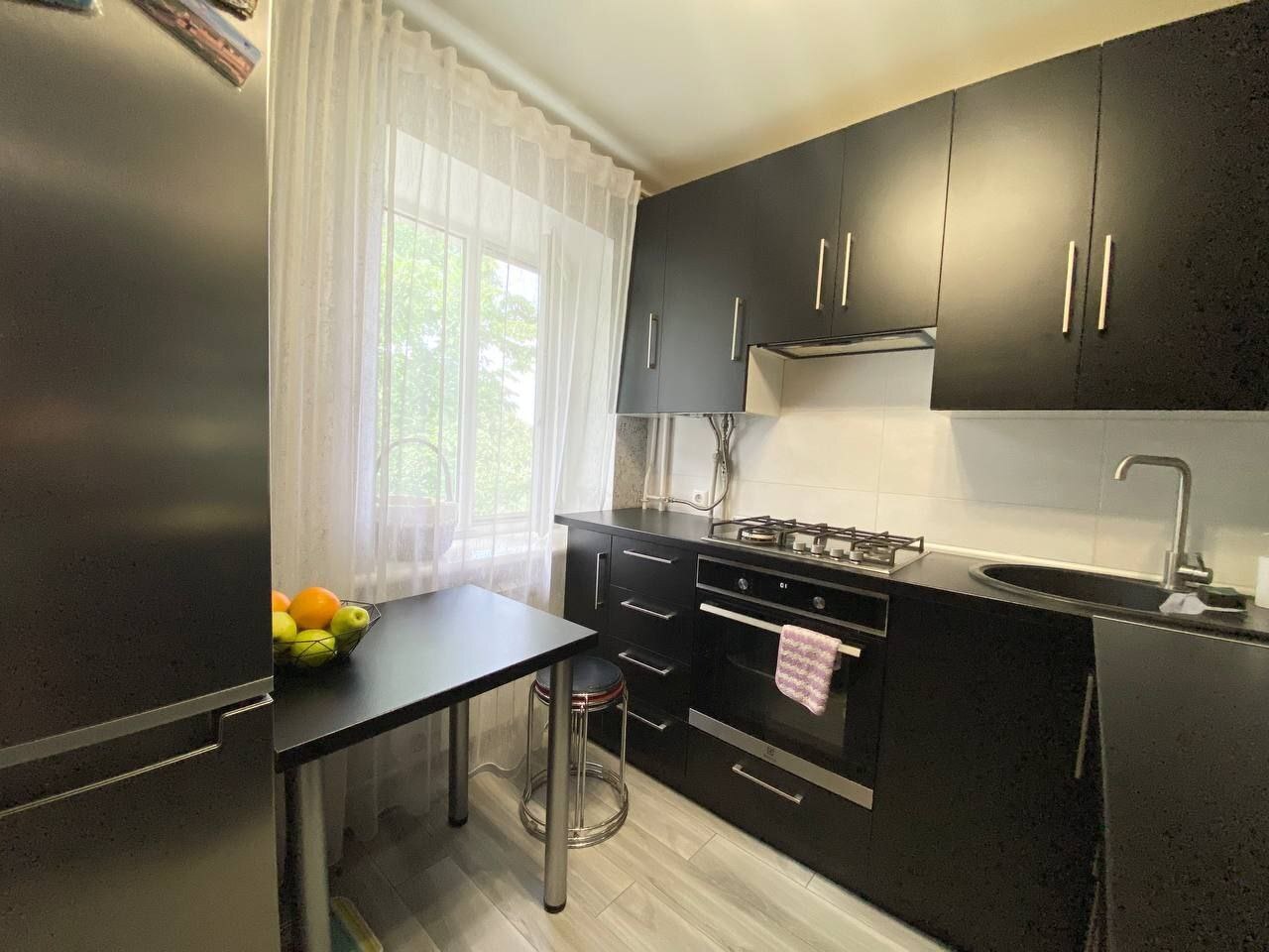 Продаж 1-кімнатної квартири 31 м², Охтирська вул.