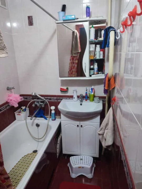 Продажа 3-комнатной квартиры 63 м², Героев Крут ул.