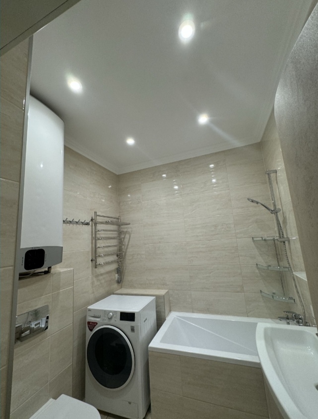 Продаж 3-кімнатної квартири 80 м², Каховська вул., 62