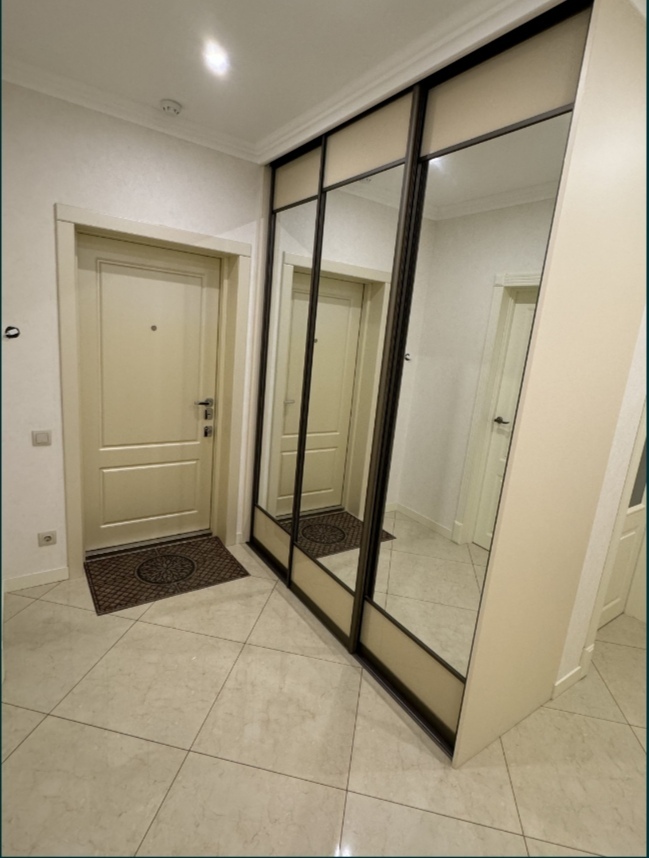 Продаж 3-кімнатної квартири 80 м², Каховська вул., 62
