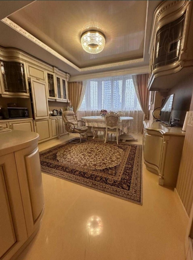 Продаж 2-кімнатної квартири 104 м², Ованеса Туманяна вул., 15А