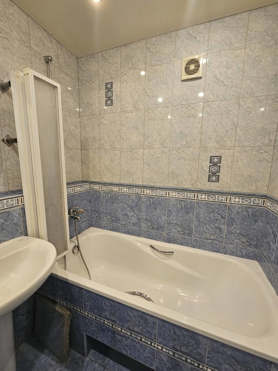 Продаж 3-кімнатної квартири 74 м², Усенко вул., 19