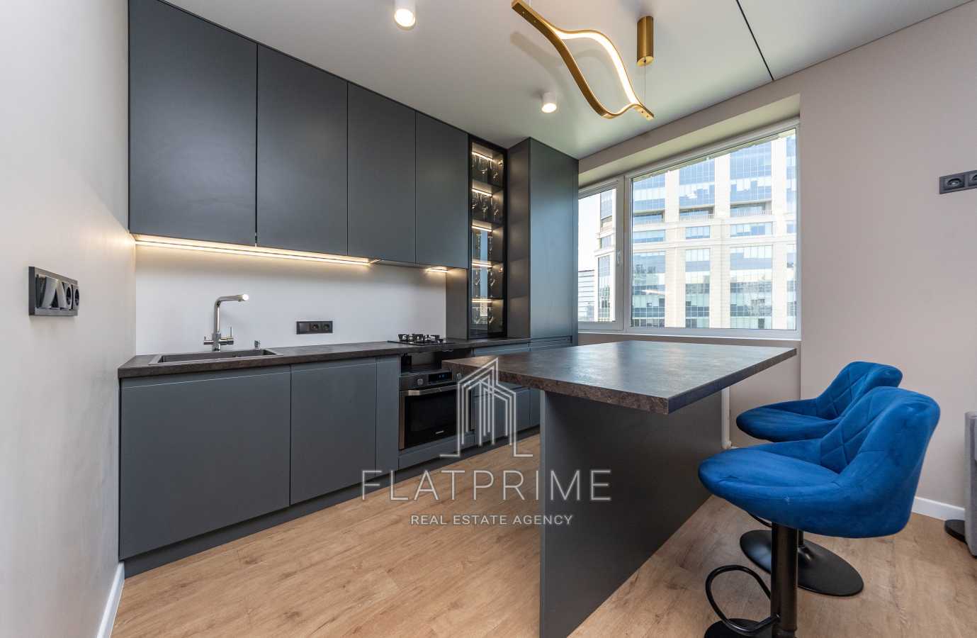 Продажа 2-комнатной квартиры 59.8 м², Суворова ул., 19
