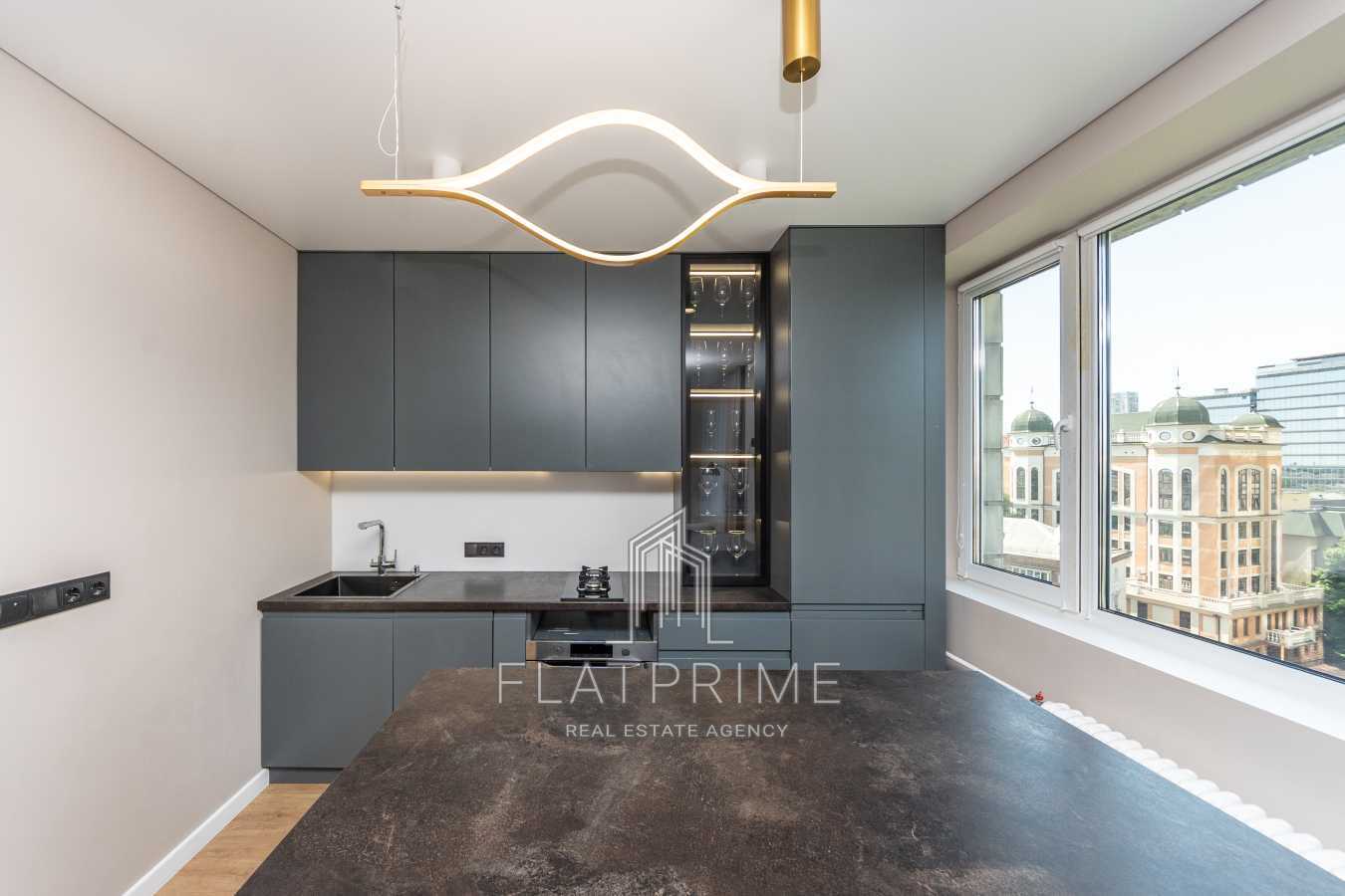 Продажа 2-комнатной квартиры 59.8 м², Суворова ул., 19