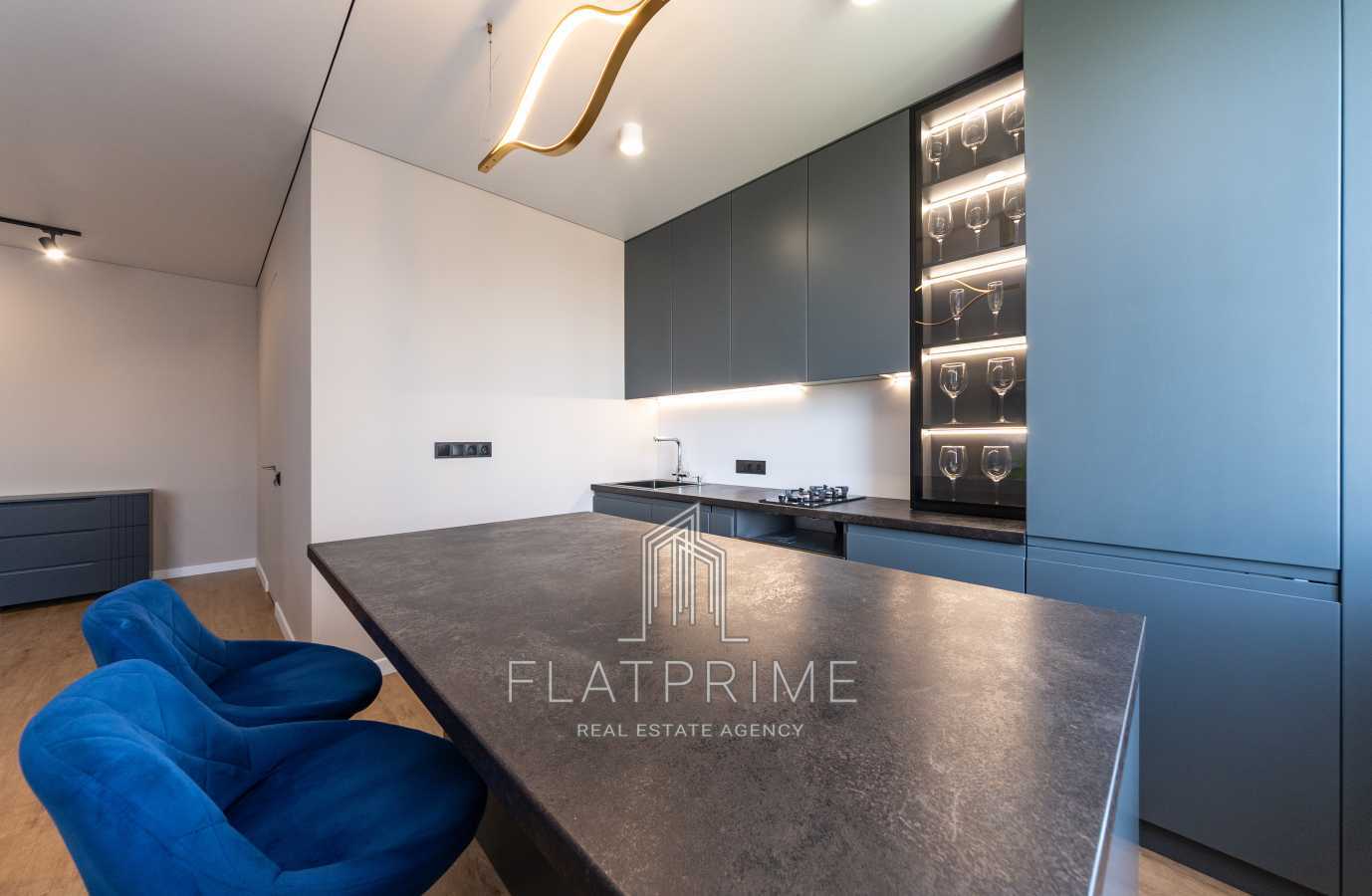 Продажа 2-комнатной квартиры 59.8 м², Суворова ул., 19