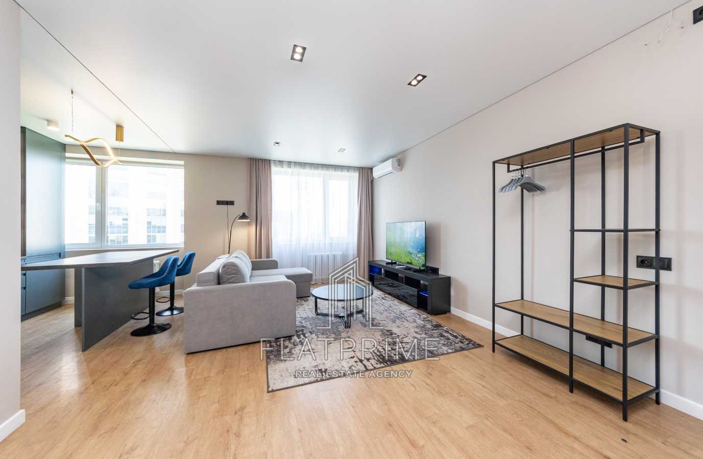 Продажа 2-комнатной квартиры 59.8 м², Суворова ул., 19