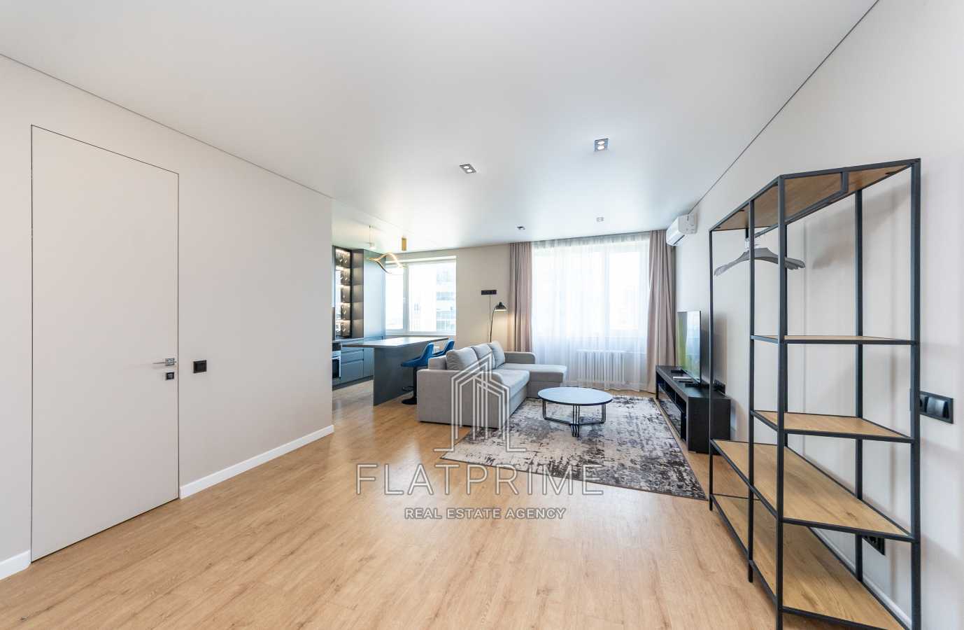 Продажа 2-комнатной квартиры 59.8 м², Суворова ул., 19