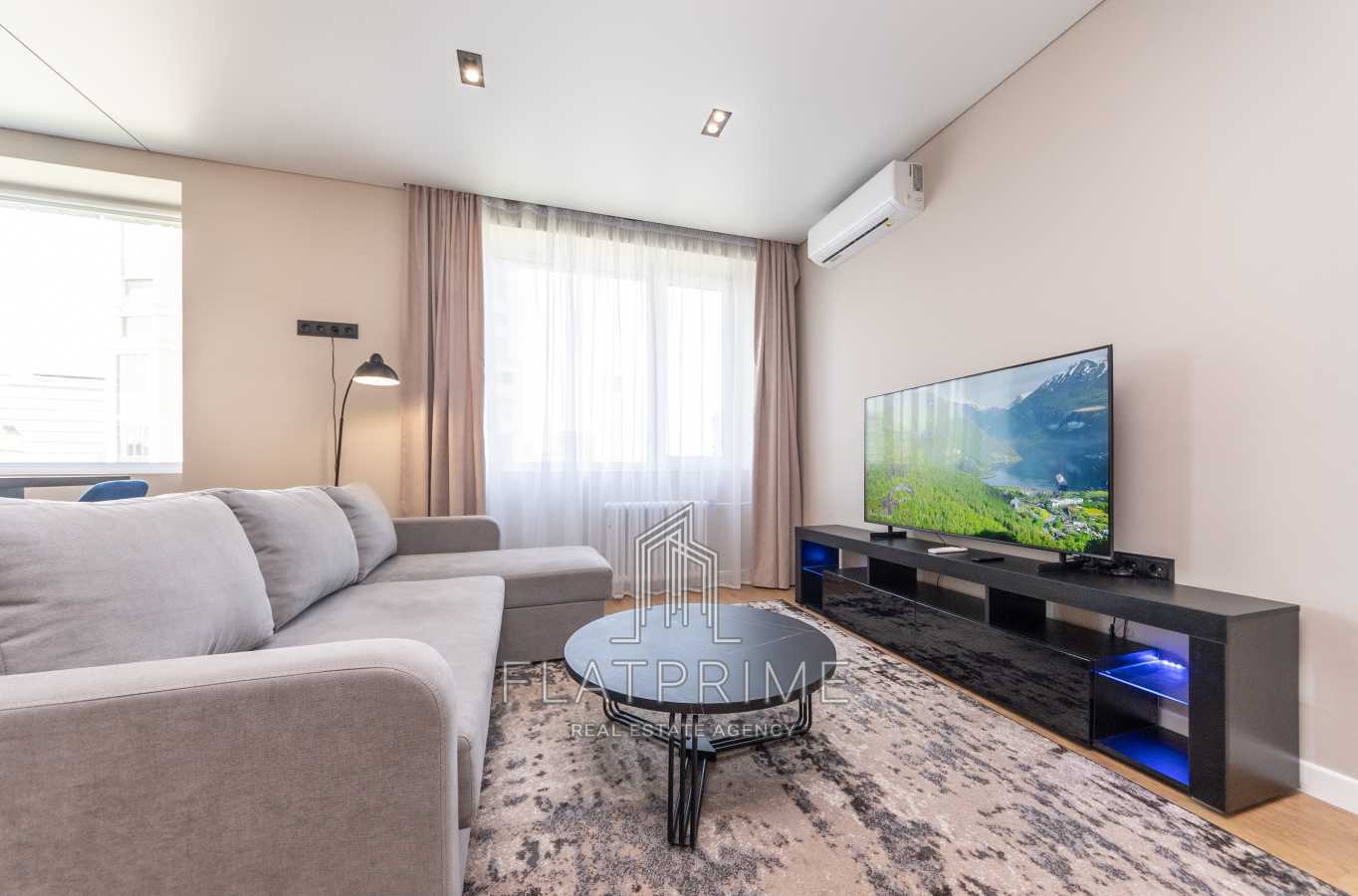 Продажа 2-комнатной квартиры 59.8 м², Суворова ул., 19