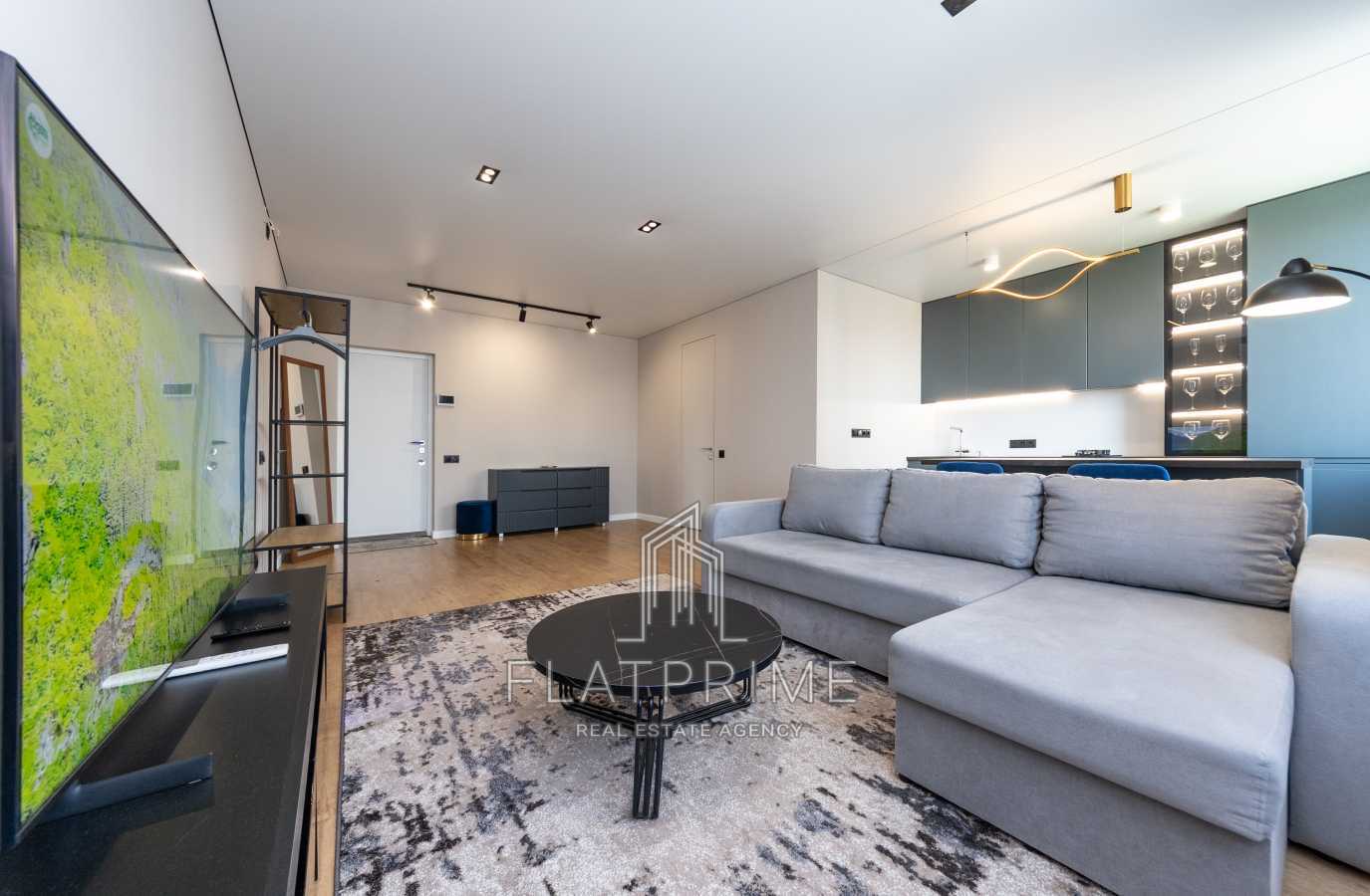 Продажа 2-комнатной квартиры 59.8 м², Суворова ул., 19