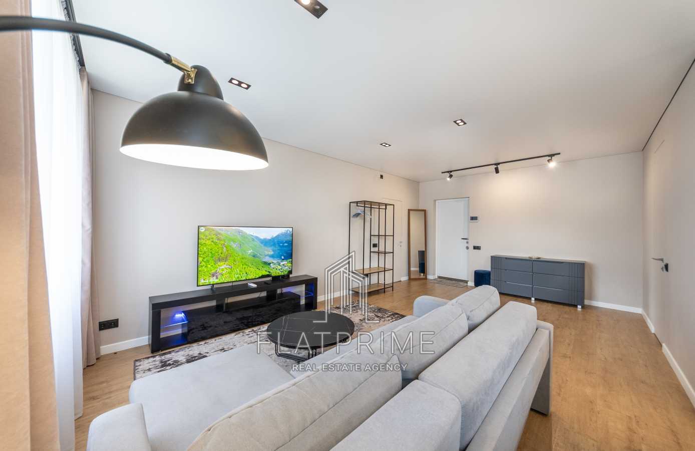 Продажа 2-комнатной квартиры 59.8 м², Суворова ул., 19
