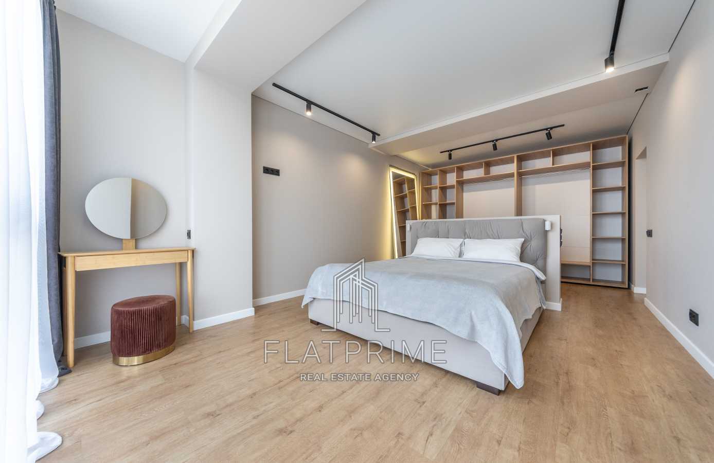 Продажа 2-комнатной квартиры 59.8 м², Суворова ул., 19