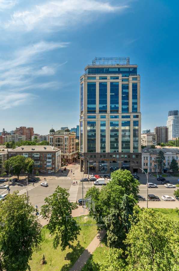 Продажа 2-комнатной квартиры 59.8 м², Суворова ул., 19