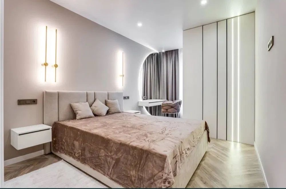Продажа 2-комнатной квартиры 53 м², Александра Олеся ул.