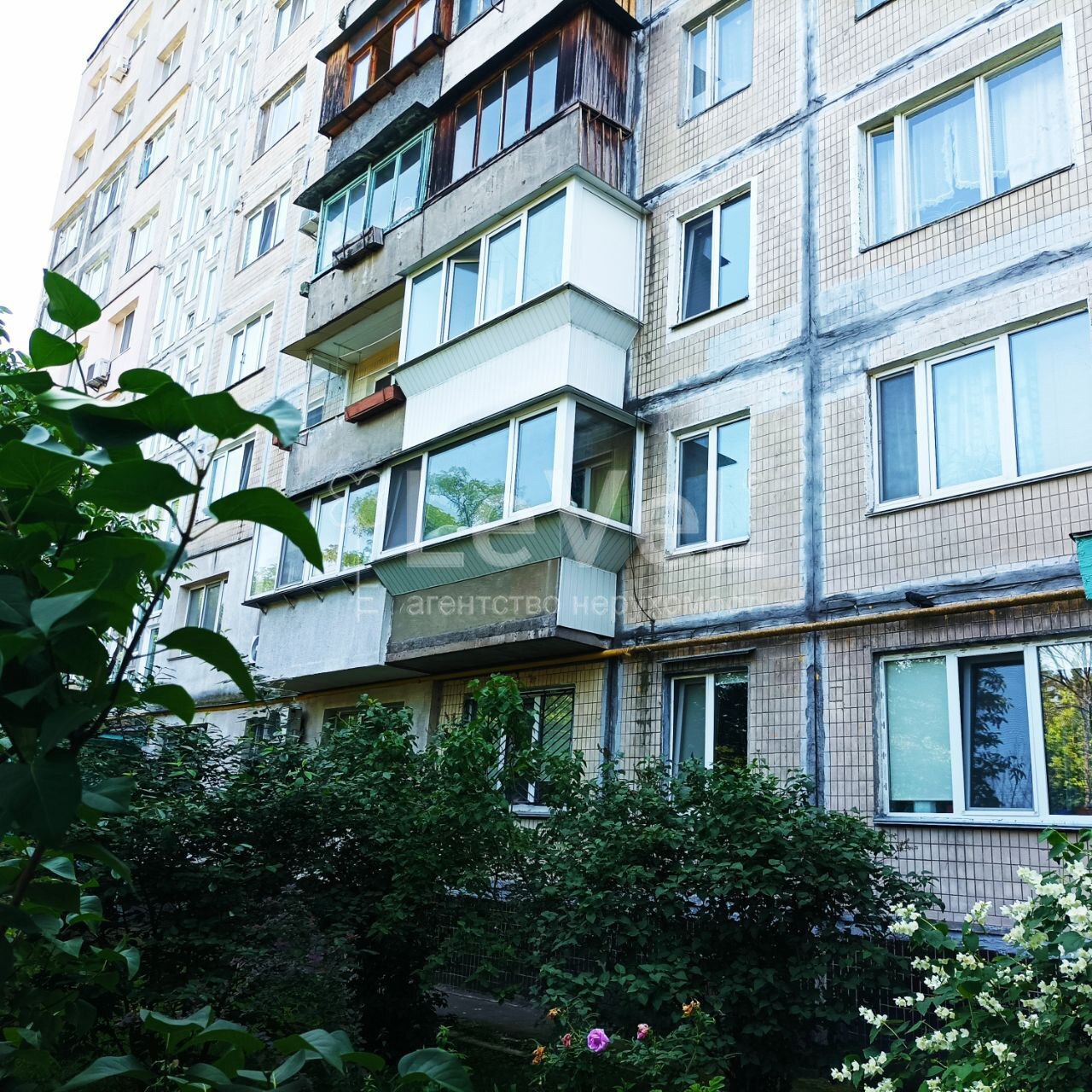 Продажа 3-комнатной квартиры 63 м², Деснянский пер., Лісовий масив. вул. Космонавта Поповича, буд. 4
