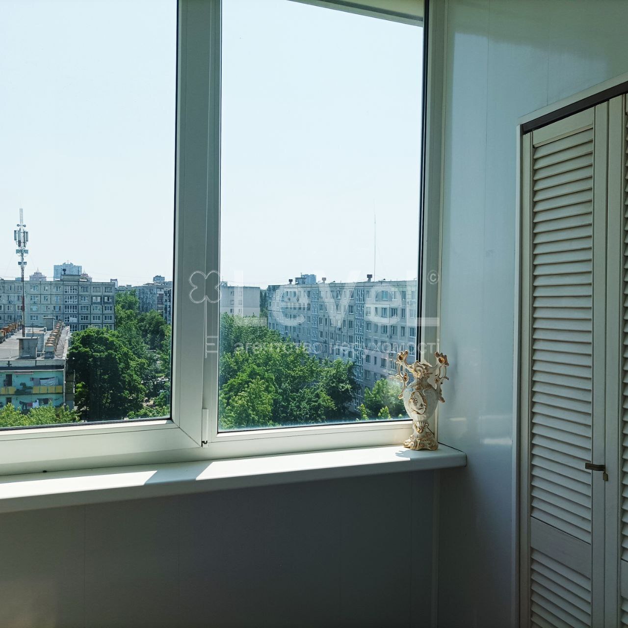 Продажа 3-комнатной квартиры 63 м², Деснянский пер., Лісовий масив. вул. Космонавта Поповича, буд. 4