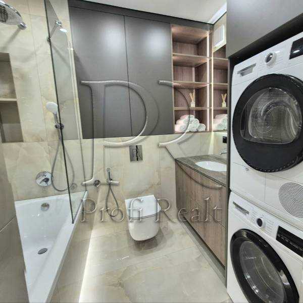 Продаж 2-кімнатної квартири 61 м², Олександра Олеся вул., 9