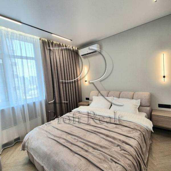 Продаж 2-кімнатної квартири 61 м², Олександра Олеся вул., 9