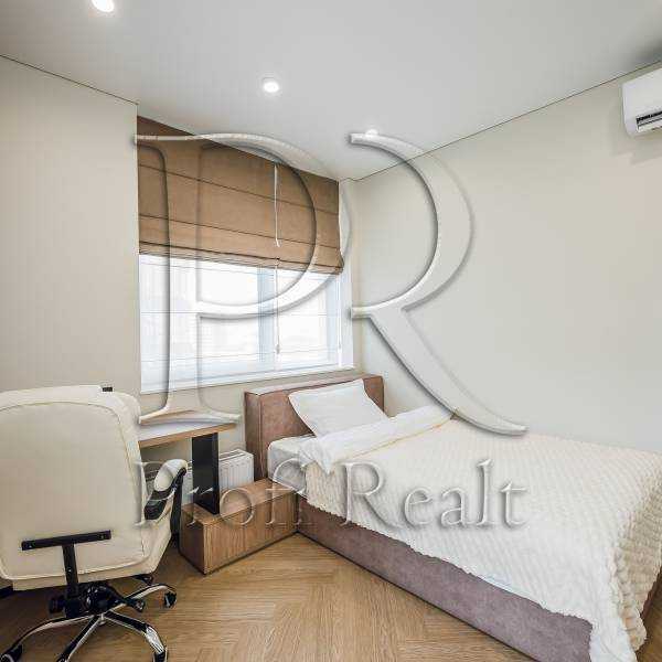 Продаж 2-кімнатної квартири 61 м², Олександра Олеся вул., 9