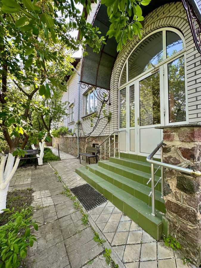 Продажа коттеджа 575.9 м², Цветочная ул., 3