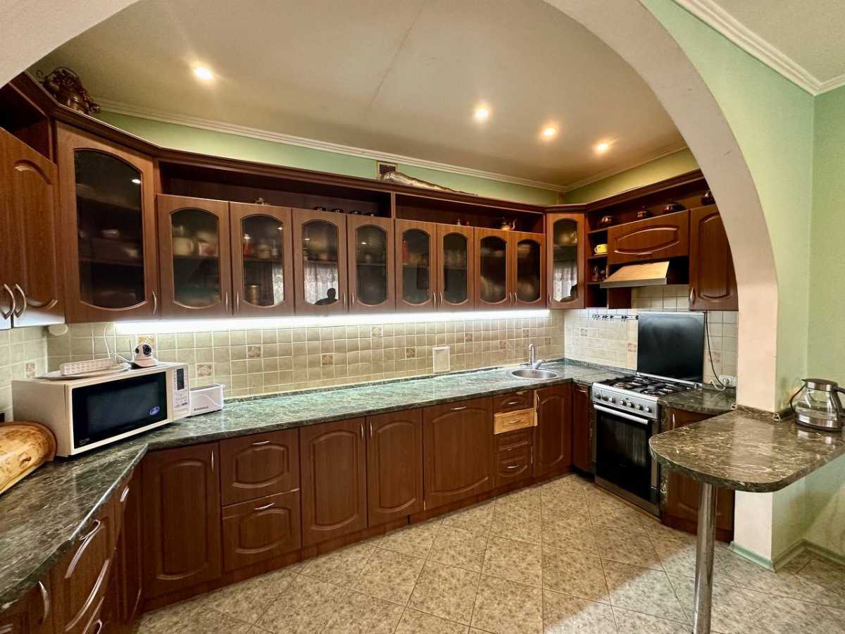 Продажа коттеджа 575.9 м², Цветочная ул., 3