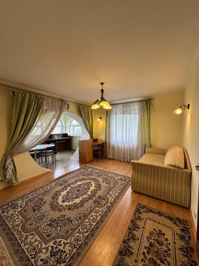 Продажа коттеджа 575.9 м², Цветочная ул., 3