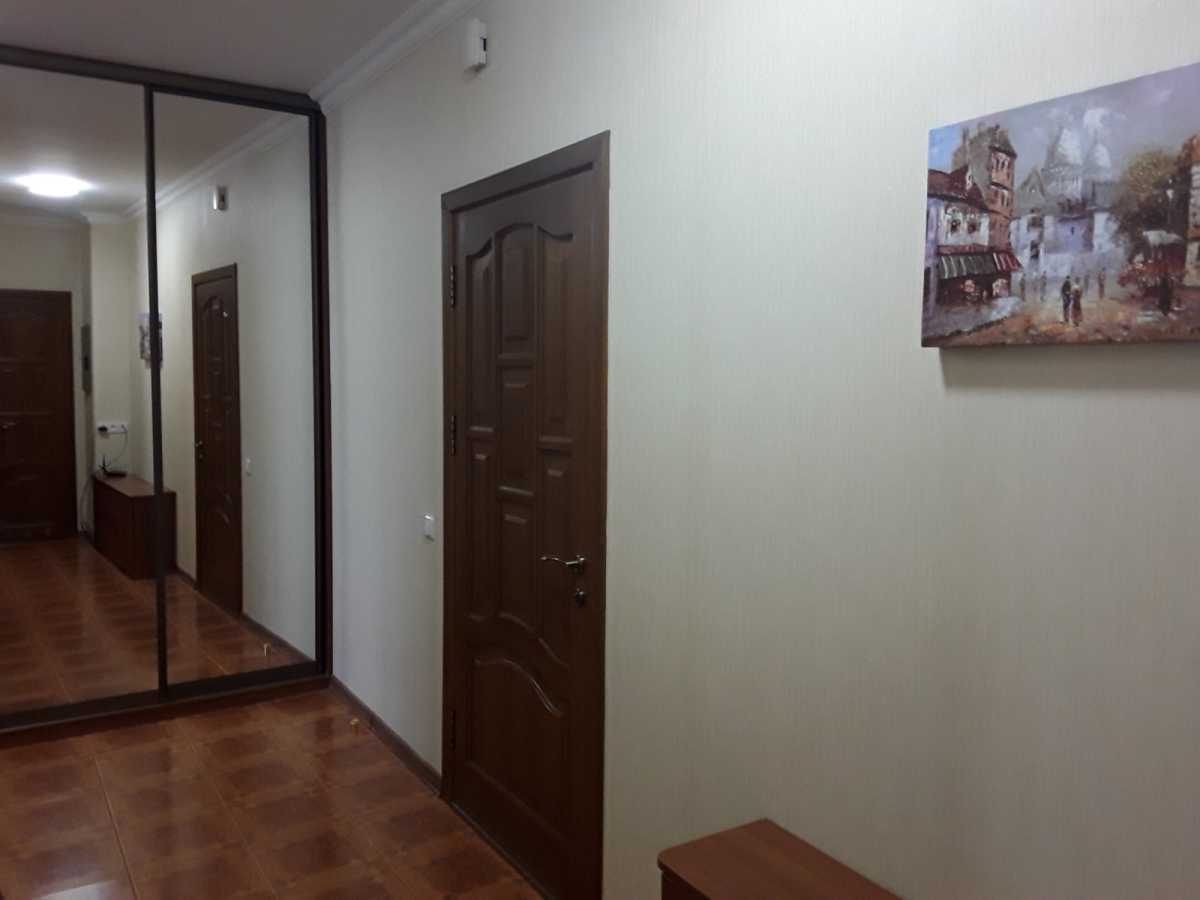 Оренда 1-кімнатної квартири 65 м², Раїси Окіпної вул., 8