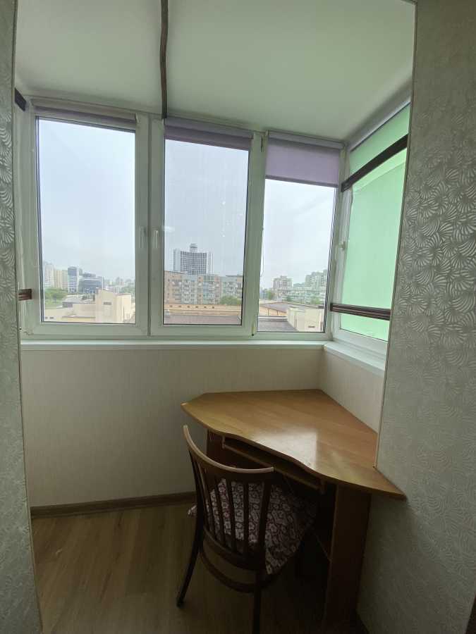 Оренда 1-кімнатної квартири 65 м², Раїси Окіпної вул., 8