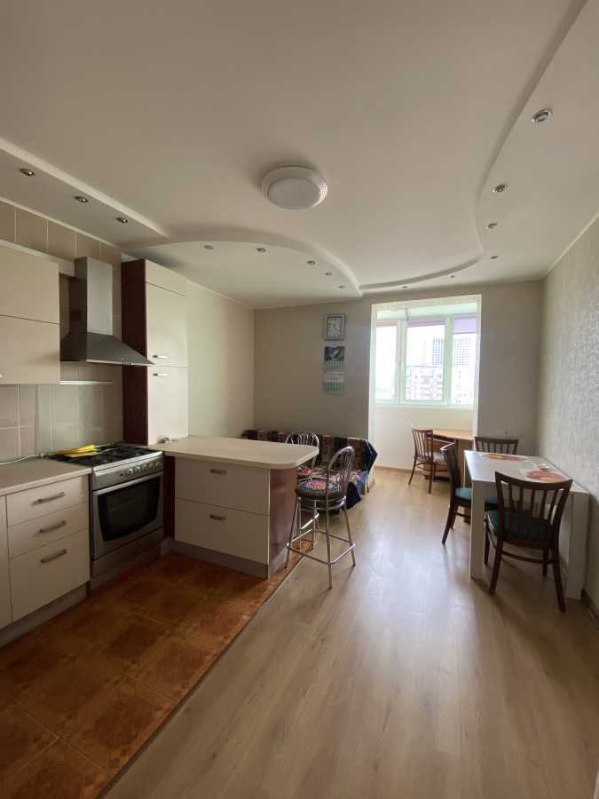 Оренда 1-кімнатної квартири 65 м², Раїси Окіпної вул., 8