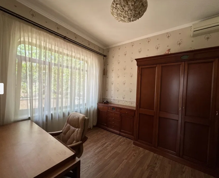 Оренда будинку 500 м², Львівська вул.