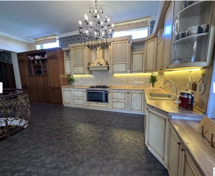 Оренда будинку 500 м², Львівська вул.