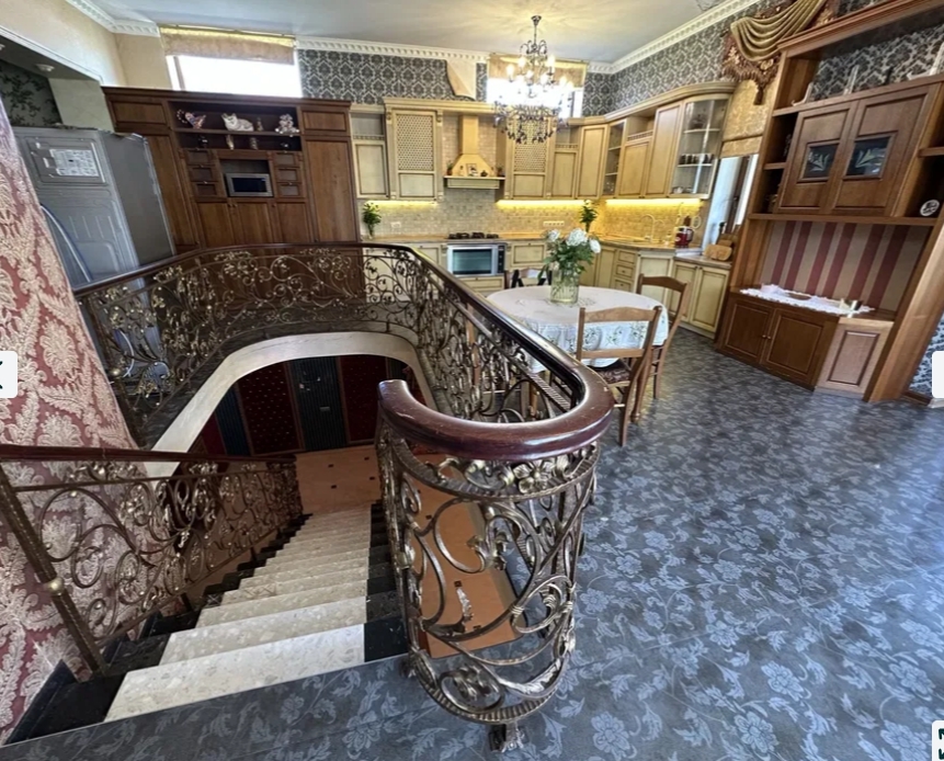 Оренда будинку 500 м², Львівська вул.