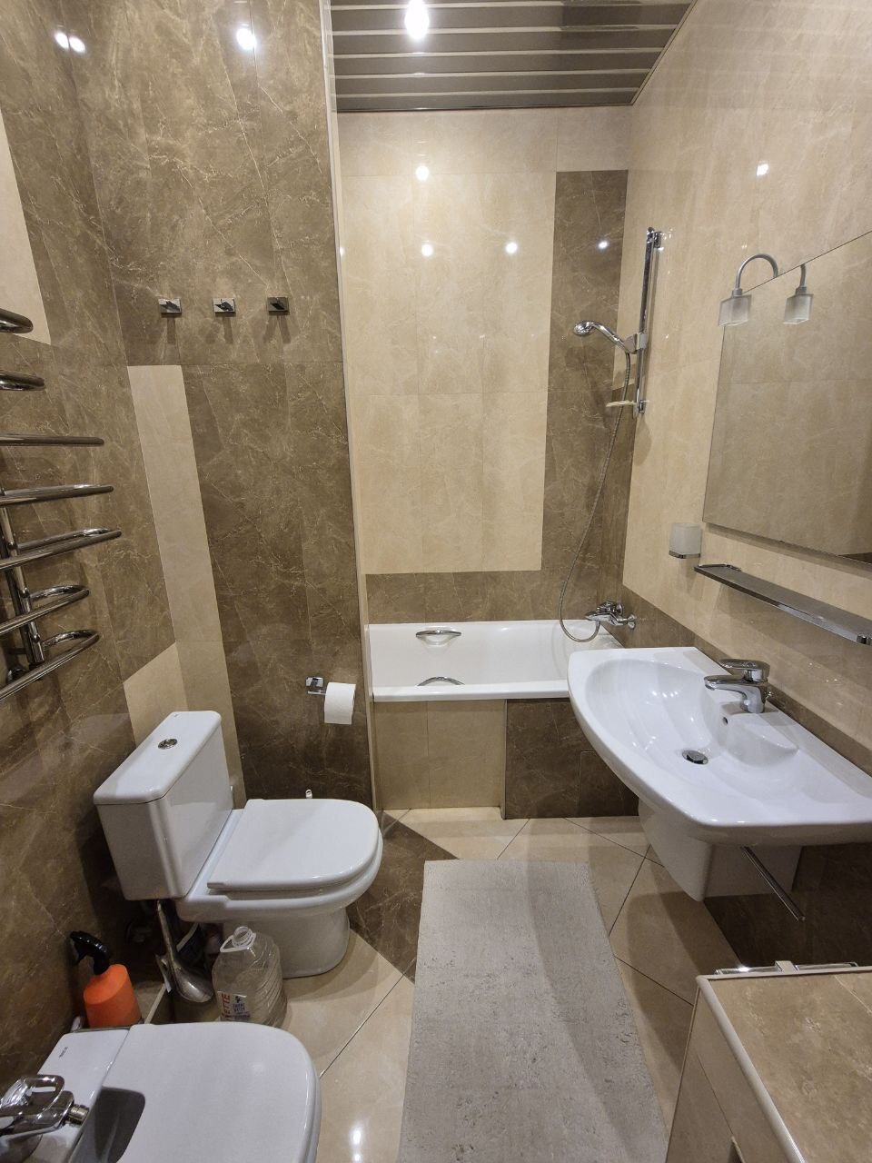Продаж 2-кімнатної квартири 70 м², Михайла Грушевського вул.