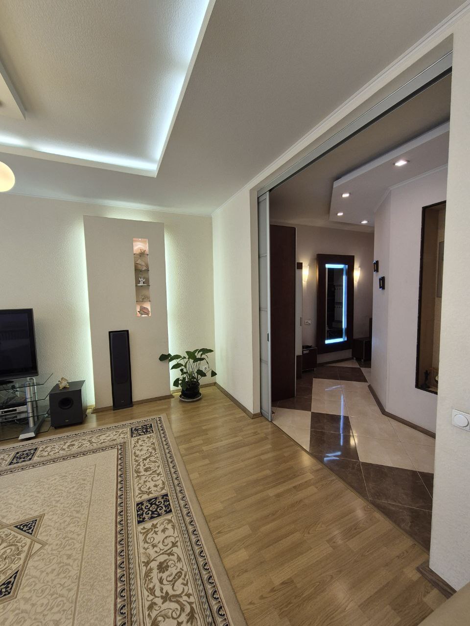 Продаж 2-кімнатної квартири 70 м², Михайла Грушевського вул.
