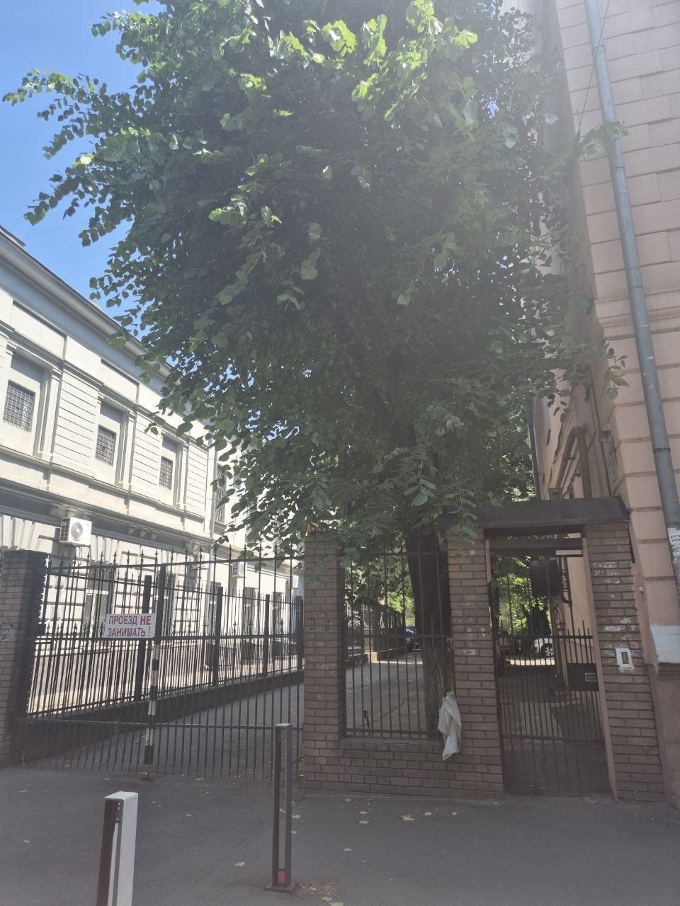 Продаж 2-кімнатної квартири 70 м², Михайла Грушевського вул.