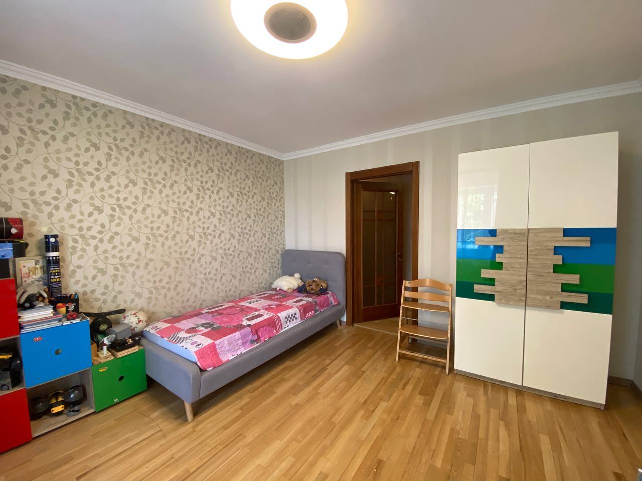 Аренда 4-комнатной квартиры 117 м², Александра Кониского ул.