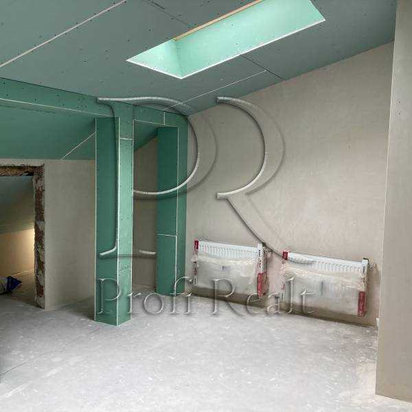 Продаж 3-кімнатної квартири 131 м², Тарасівська вул., 9