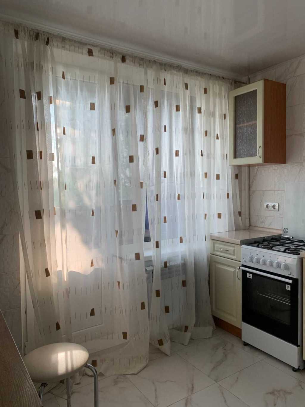 Оренда 1-кімнатної квартири 34 м², Миколи Ушакова вул.