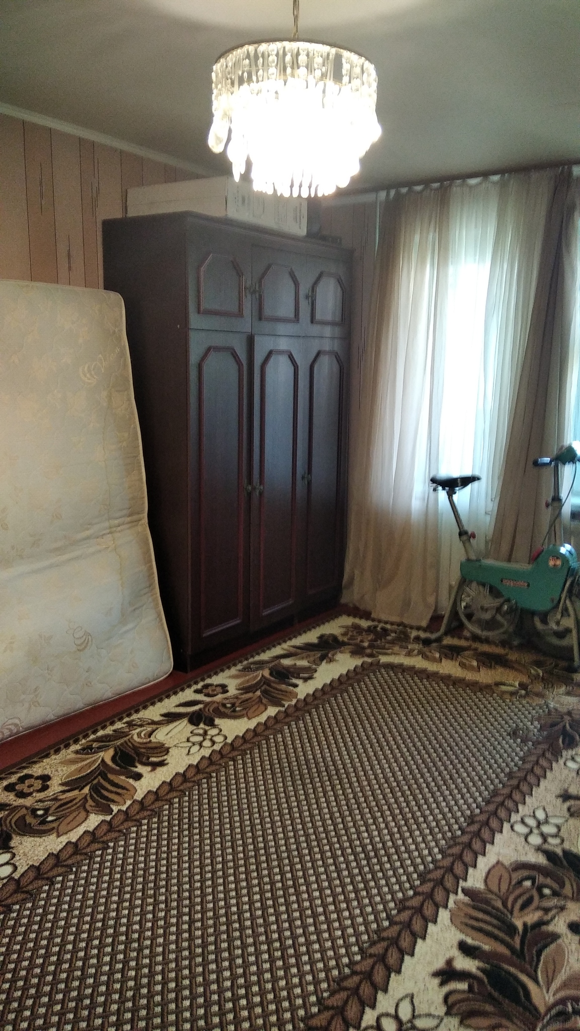 Продаж 1-кімнатної квартири 37 м², Симиренка вул.