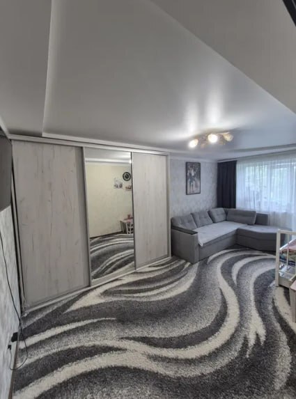 Продаж 2-кімнатної квартири 42 м², Новомістинська вул.